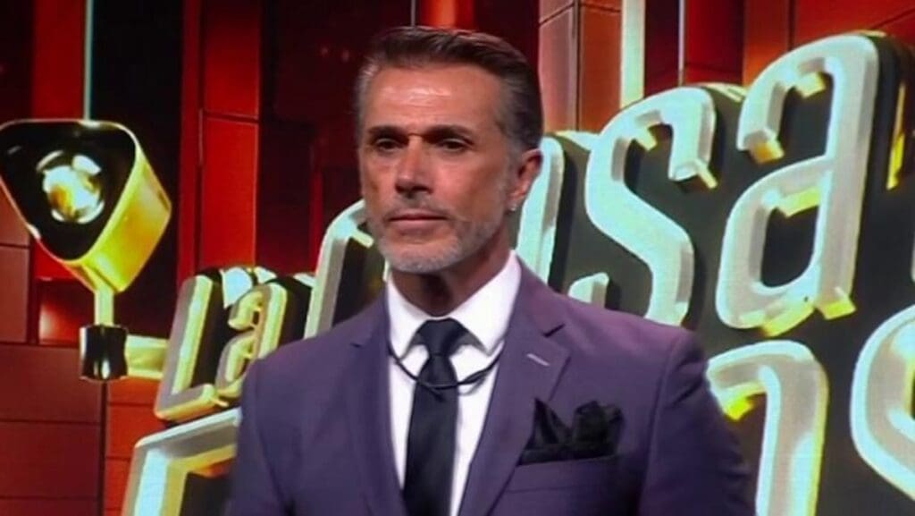 Sergio Mayer es eliminado de La Casa de los Famosos. Conoce los detalles de su salida y la polémica con Morena por su cargo de diputado.
