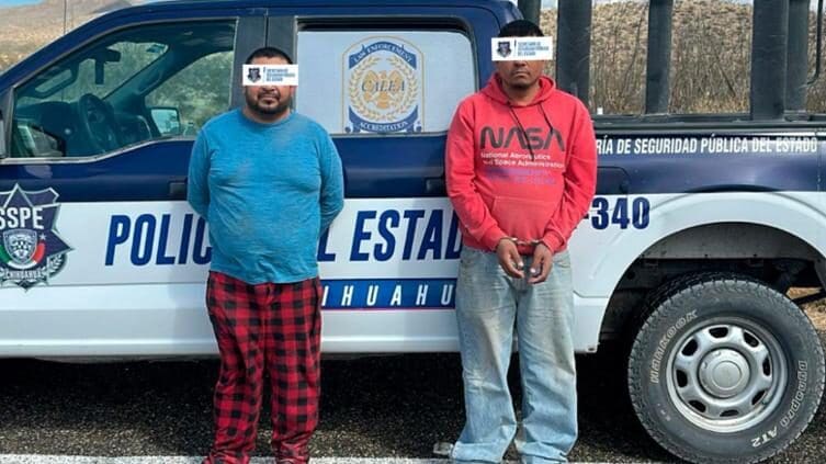 Detienen en Ojinaga a dos hombres con 3 mil litros de diésel sin documentos. La SSPE aseguró también dosis de marihuana durante el operativo.