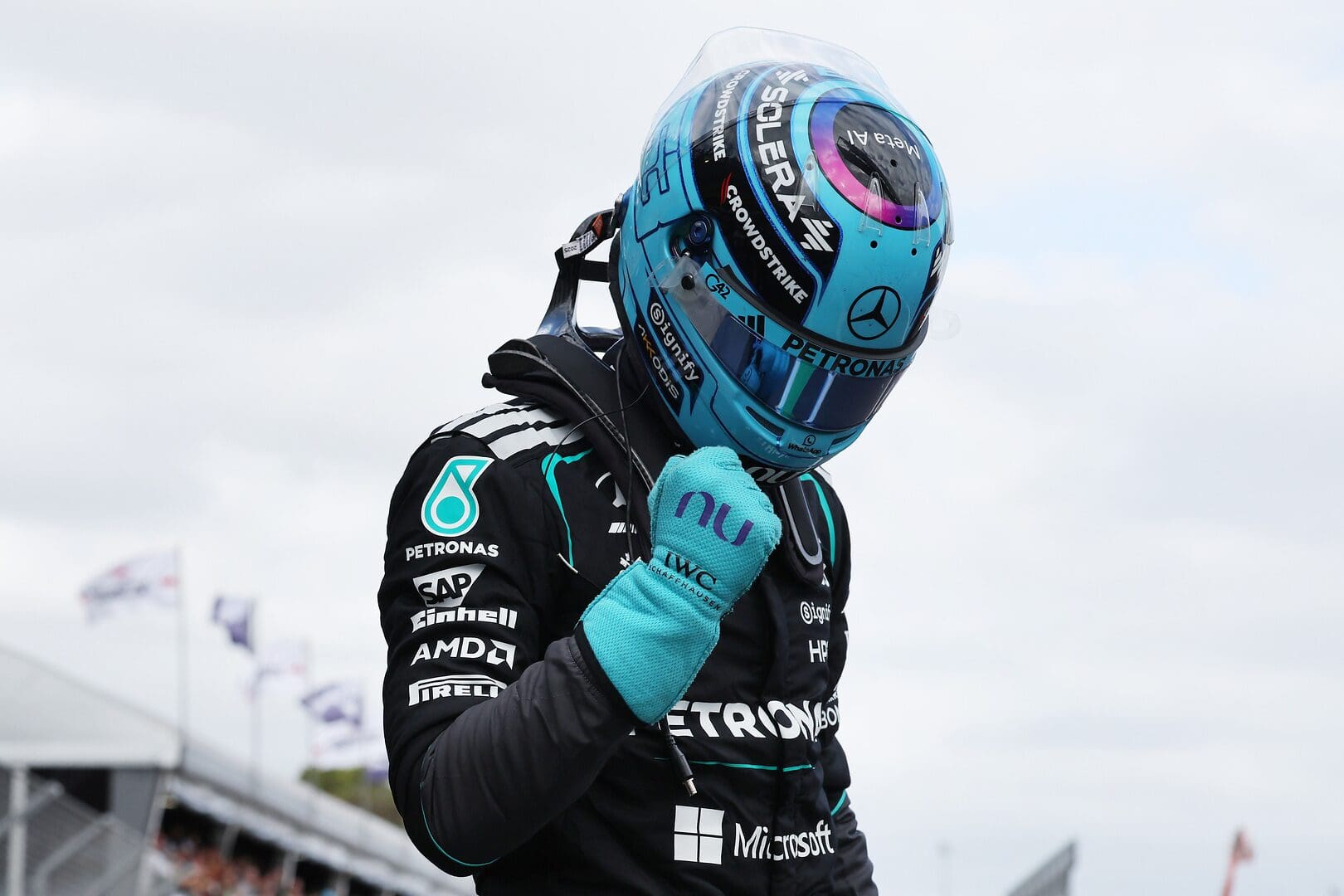 George Russell gana el GP de Australia 2026. Crónica del 1-2 de Mercedes y el debut de 'Checo' Pérez con la nueva escudería Cadillac en Melbourne.