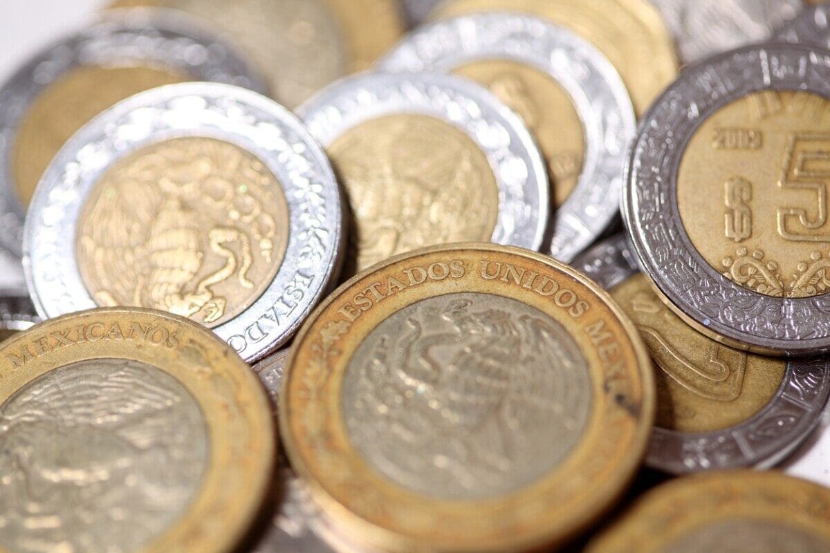 El peso mexicano cae hoy 12 de marzo ante las tensiones entre Irán y EE. UU. Conoce el precio del dólar en bancos y la tasa de depreciación.