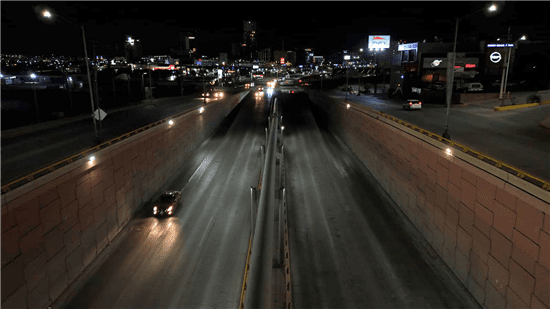 Consulta los cierres viales nocturnos en Chihuahua por mantenimiento de alumbrado. Horarios y rutas afectadas en Periférico de la Juventud y Av. Tecnológico.