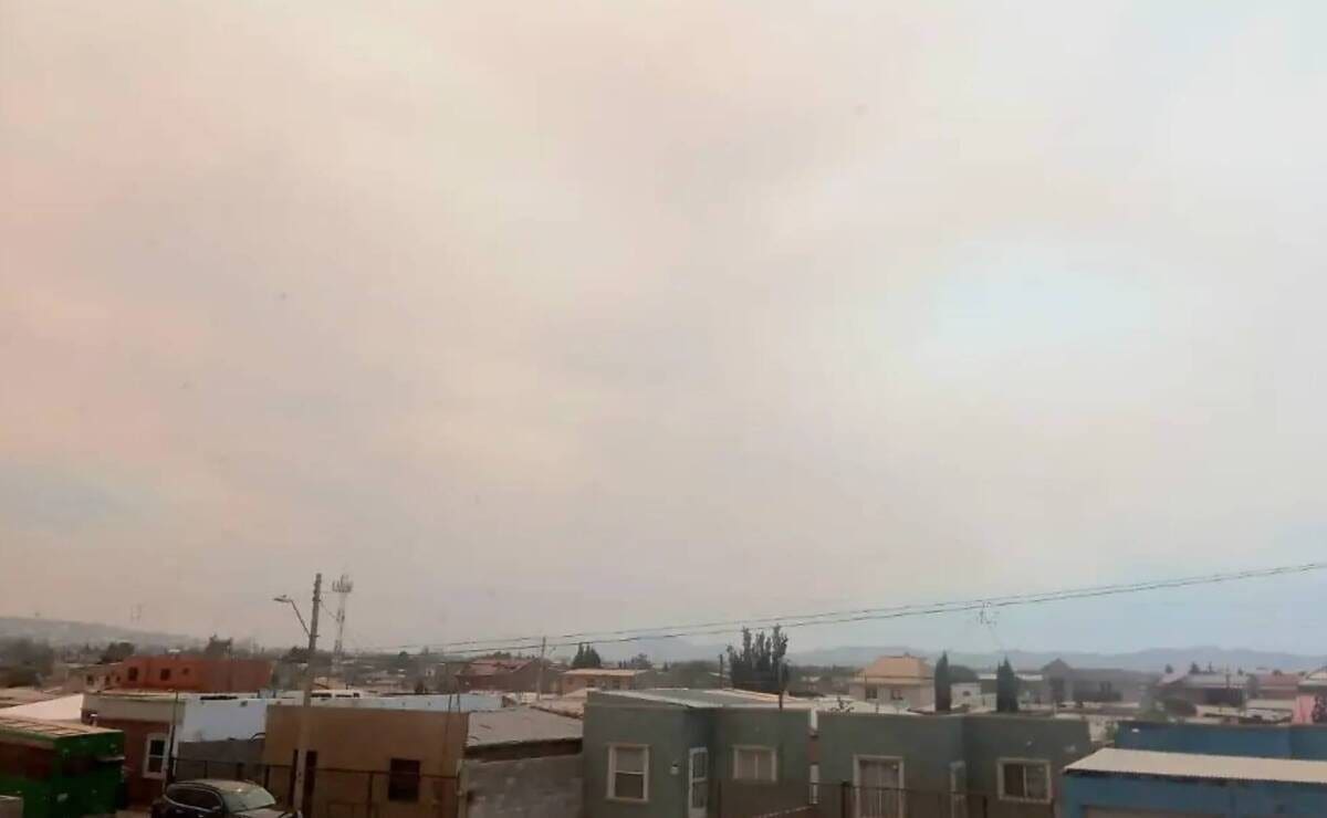 Reporte de calidad del aire en Chihuahua 18 de marzo: La calima mantiene alerta naranja en la capital. Conoce los niveles de PM10 y recomendaciones.