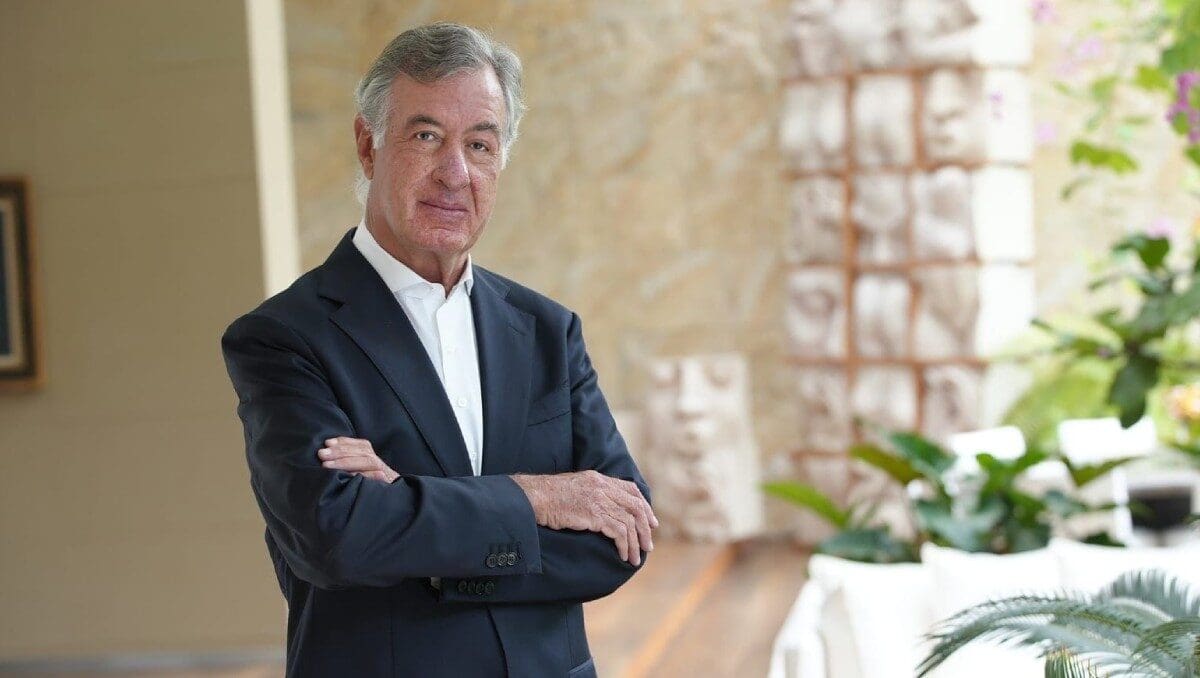 Conoce la historia de Fernando Chico Pardo, el nuevo dueño de Banamex, y su estrecha relación de negocios con Carlos Slim. De Inbursa a la presidencia de Banamex.