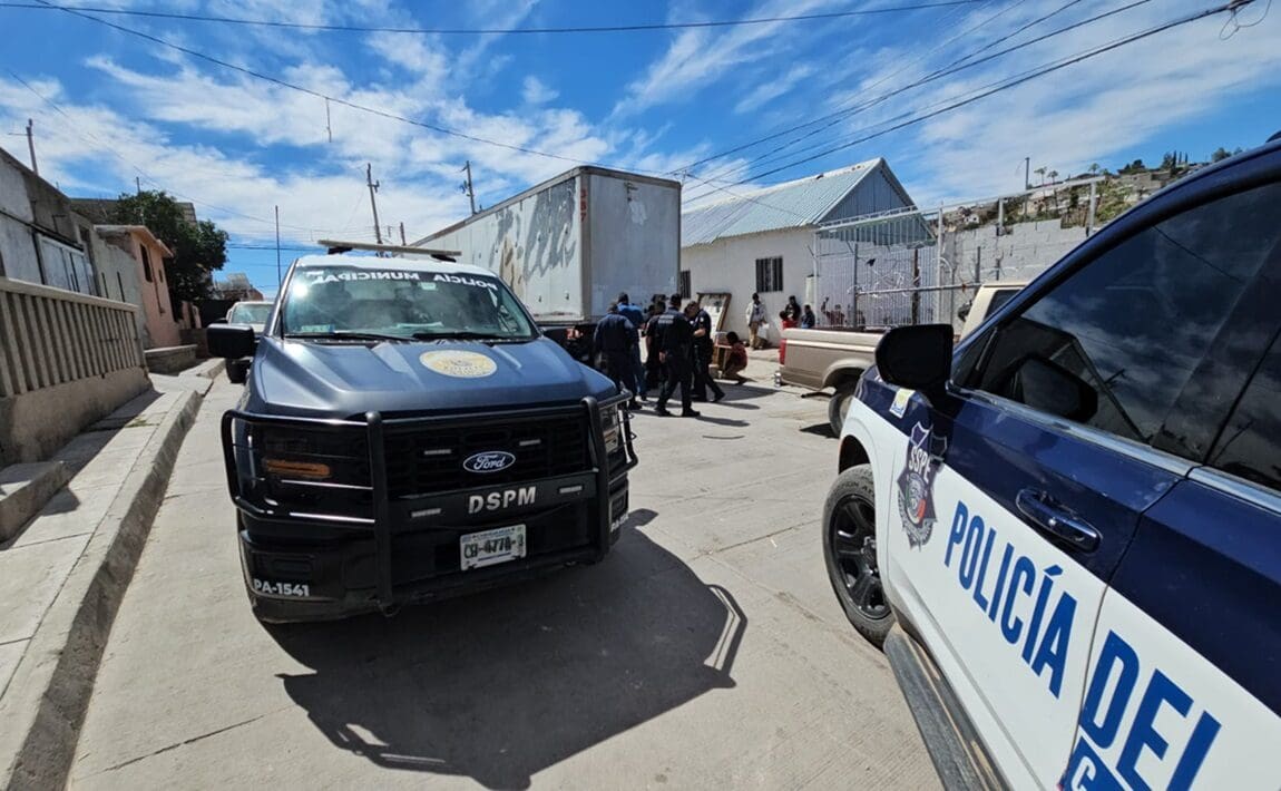 Ataque en el asentamiento El Oasis: Joven rarámuri es herido con arma blanca en la espalda. Conoce los detalles de la movilización policial en Chihuahua.