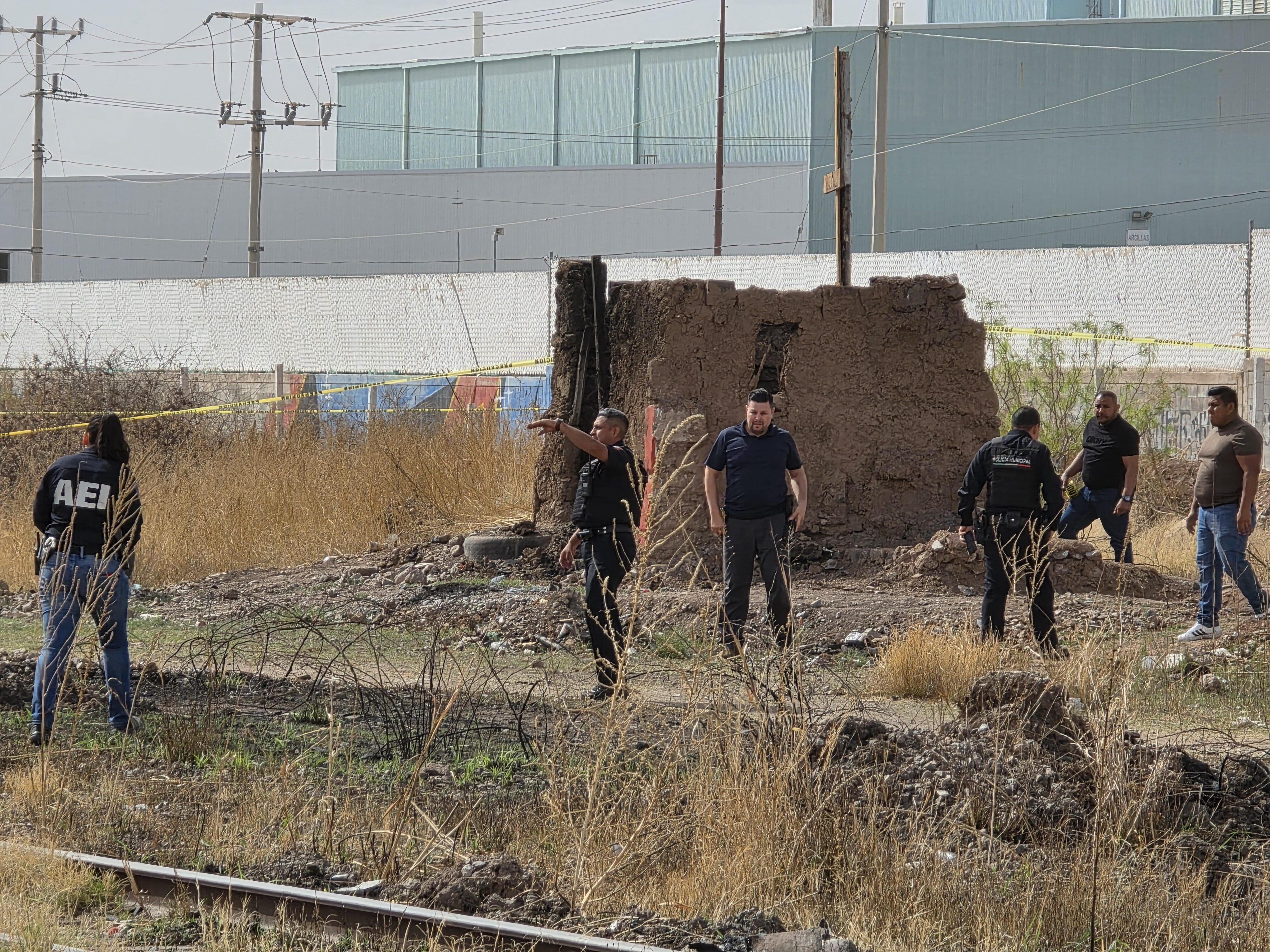 Encuentran hombre sin vida en la avenida Venceremos, detrás de Interceramic. Conoce los detalles de la investigación y la identidad preliminar de la víctima.
