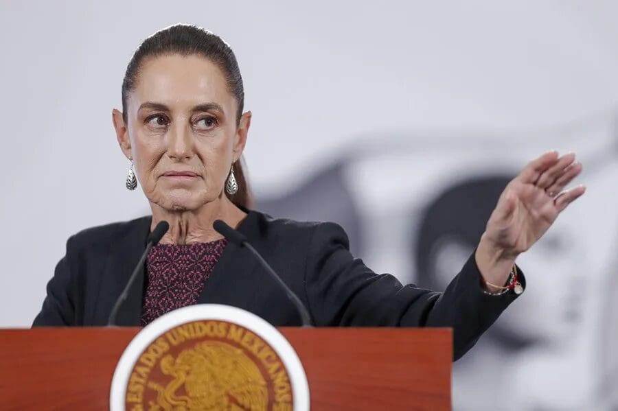 Claudia Sheinbaum rinde homenaje a los 28 militares caídos en el operativo contra "El Mencho". Detalles sobre los apoyos económicos a sus familias.