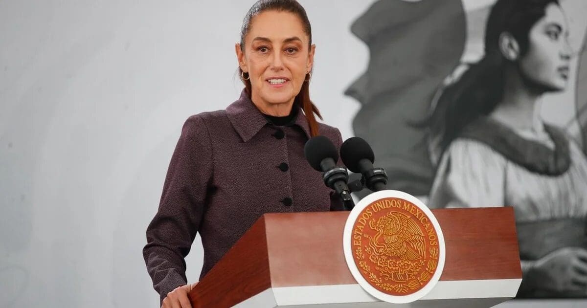 Claudia Sheinbaum anuncia subsidio a la gasolina y diésel mediante la reducción del IEPS. Conoce cómo afectará el conflicto en Medio Oriente al precio del combustible.