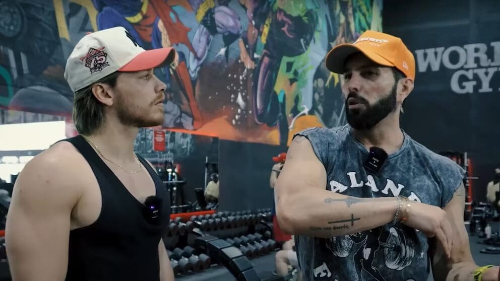 Poncho de Nigris propone pelea entre Cazzu y Ángela Aguilar tras el éxito de Ring Royale 2026.