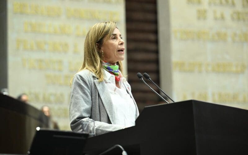 Manque Granados destaca a Chihuahua como líder en innovación tecnológica y critica los recortes del gobierno federal en ciencia y desarrollo.