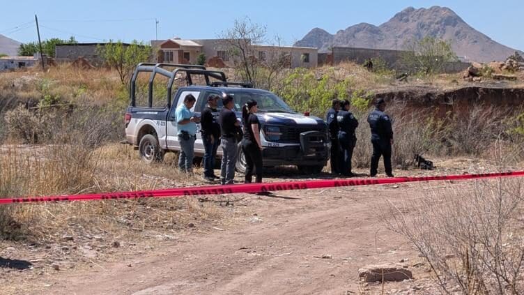 Autoridades investigan el hallazgo de un hombre ejecutado en la colonia El Refugio, al sur de la ciudad. El cuerpo presentaba múltiples impactos de bala.
