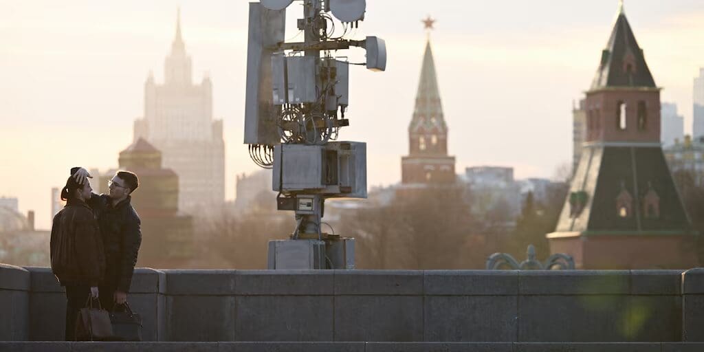 Liubov Tsybulska analiza cómo la desinformación rusa impacta en América Latina y el uso de IA en la guerra cognitiva actual.