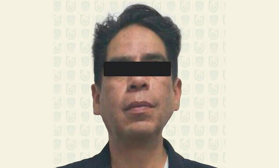 Procesan a Enrique N, profesor de inglés del Colegio del Valle en CDMX, por grabar a una alumna. Conoce los detalles de la vinculación a proceso y la medida cautelar.