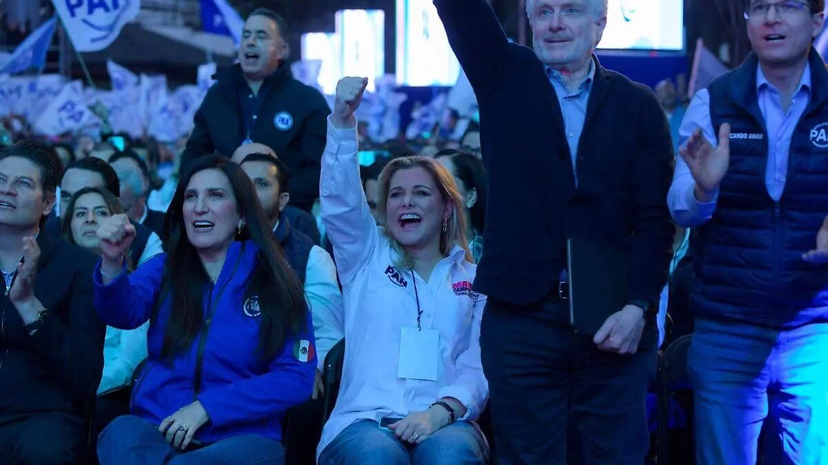 Maru Campos apoya la iniciativa del PAN de abrir candidaturas a ciudadanos y confirma las aspiraciones políticas de Santiago de la Peña en Chihuahua.