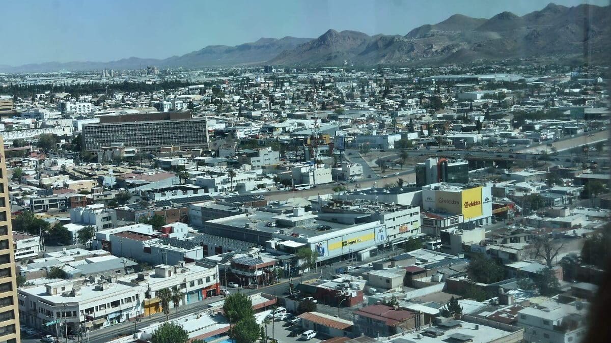 La ciudad de Chihuahua alcanzará hoy una máxima de 32°C debido a una ola de calor. Consulta el pronóstico del SMN y el reporte de la calidad del aire.
