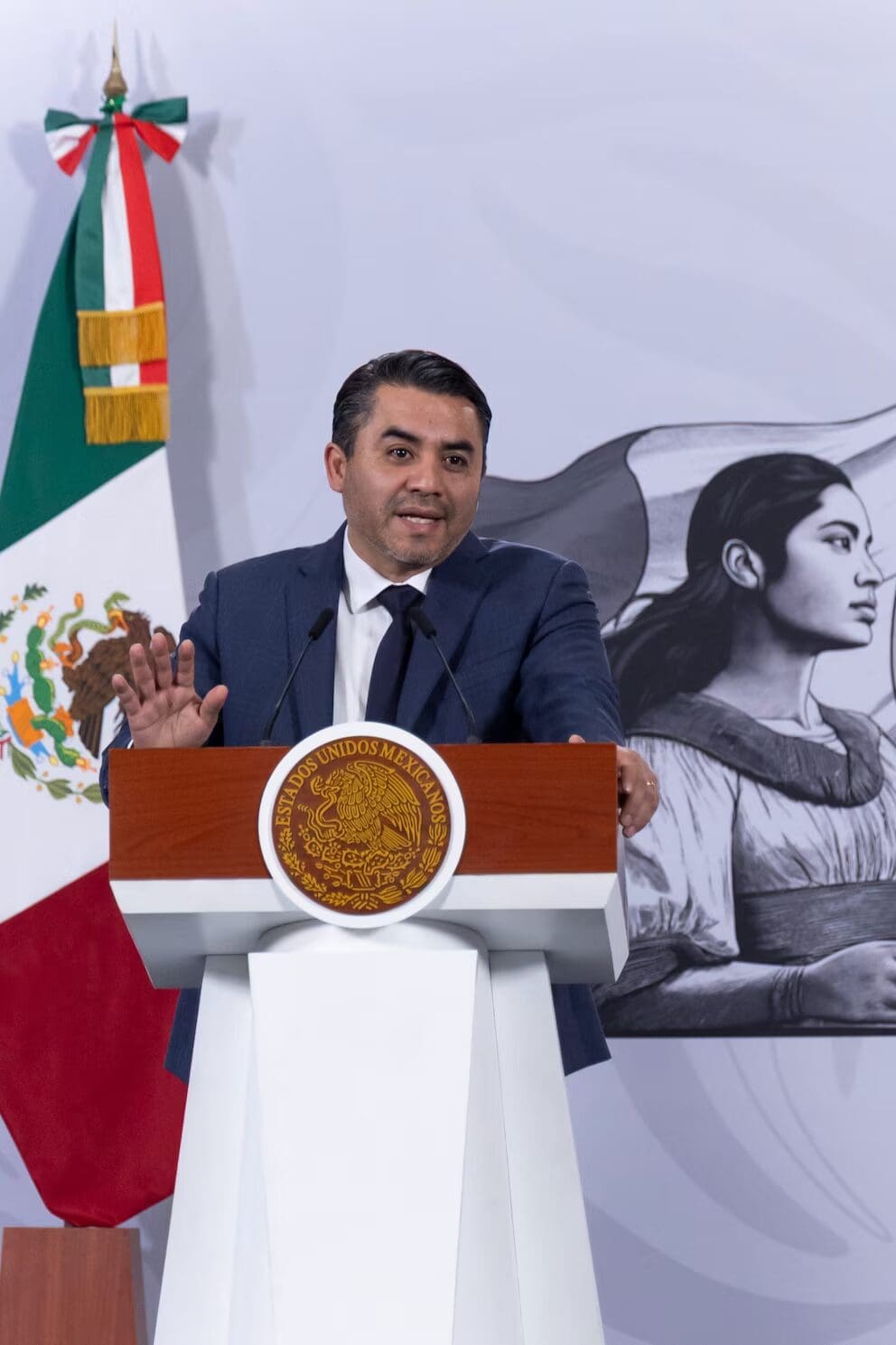 Conagua revela que una empresa refresquera adeuda 234 mdp por sobreexplotar el agua y carecer de medidores en 42 de sus concesiones federales.