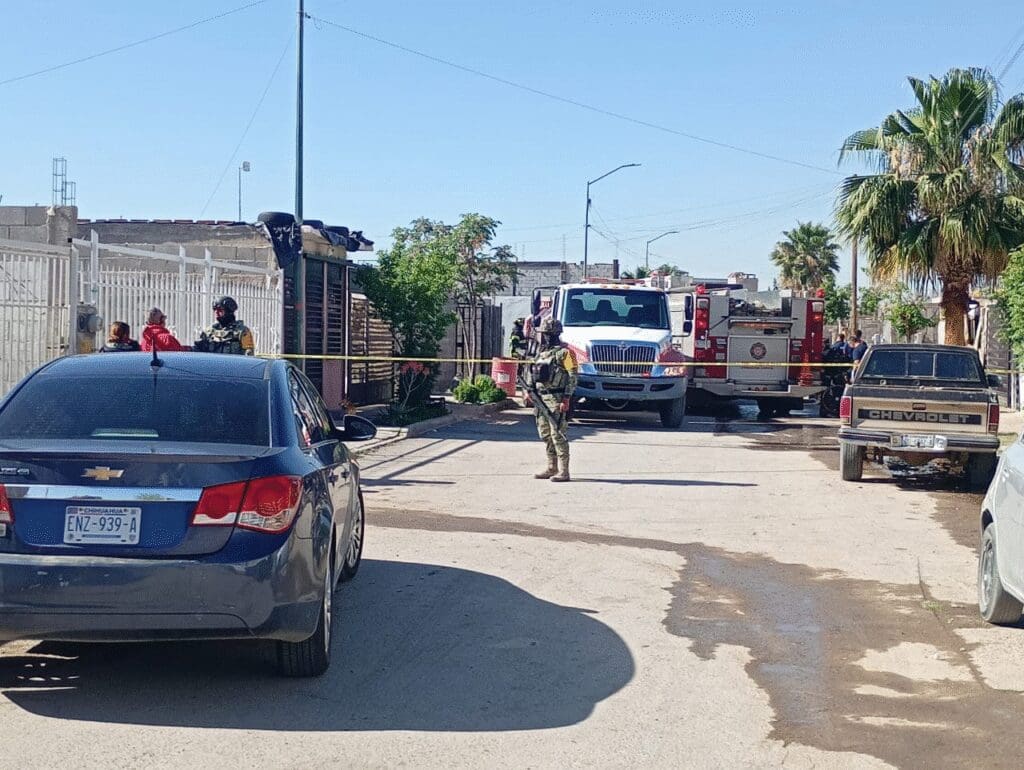 Un joven de 26 años murió calcinado en un incendio de vivienda en la colonia Punta Oriente. La Fiscalía de Chihuahua ya investiga las causas del siniestro.