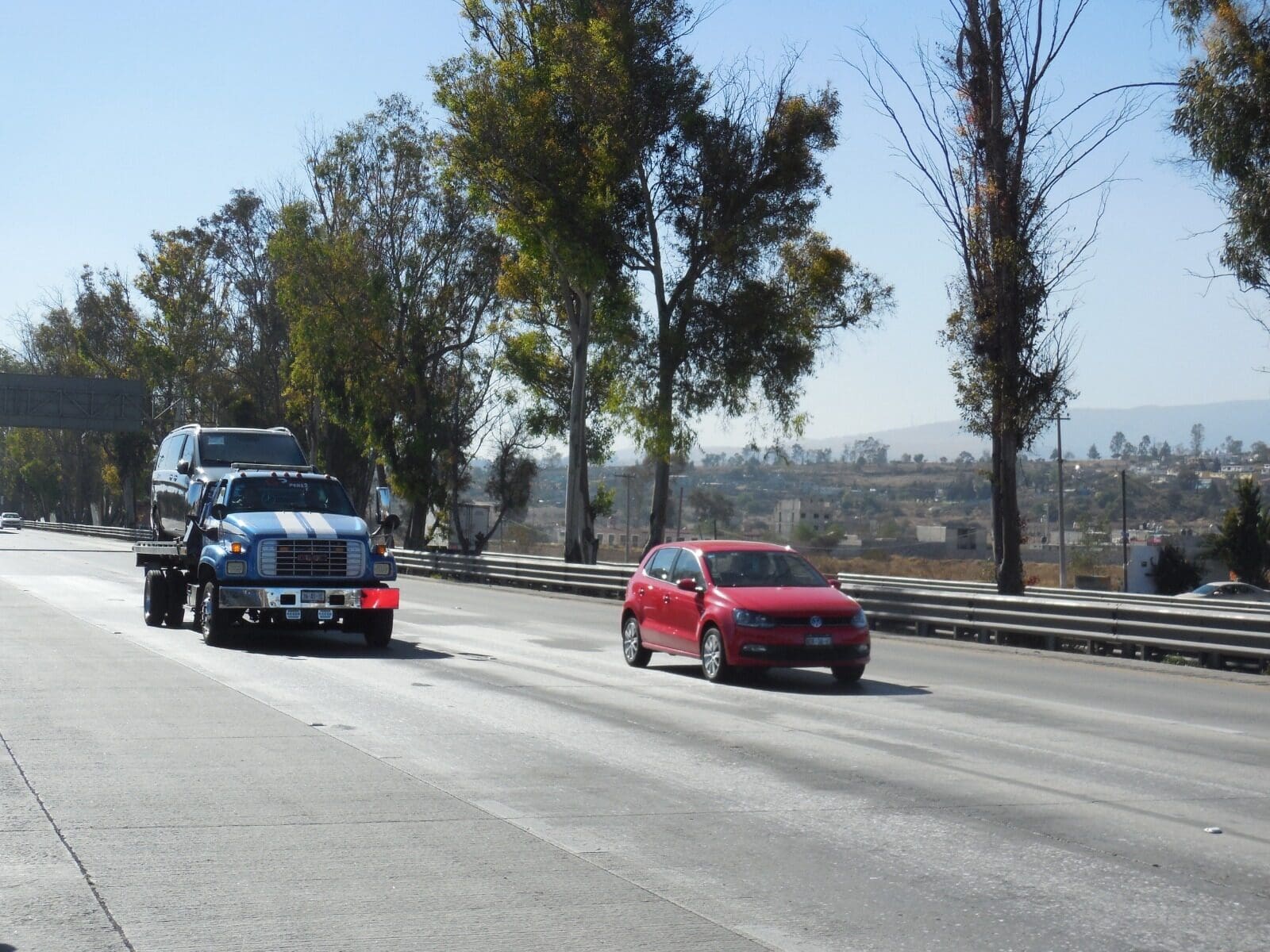La SICT intensifica el MegaBachetón 2026 para rehabilitar carreteras federales antes de Semana Santa. Conoce los tramos intervenidos y consejos de seguridad.