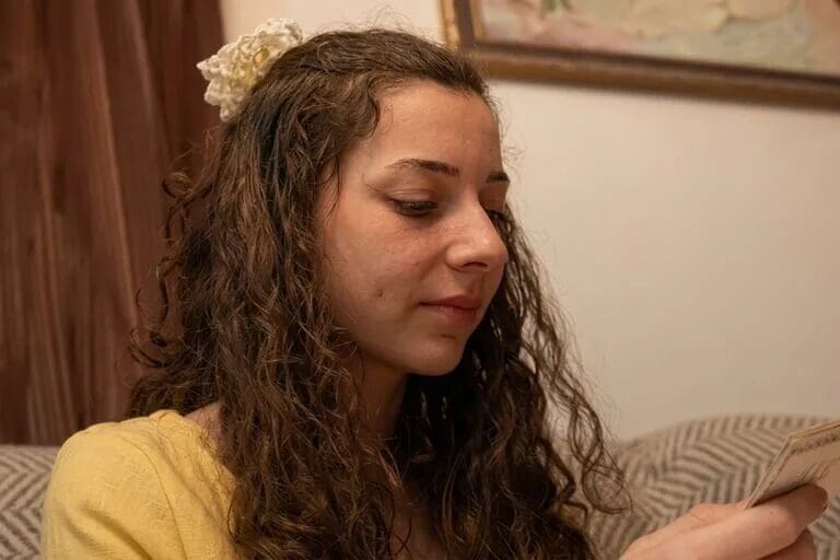 Noelia Castillo recibe la eutanasia en España a los 25 años tras ganar una batalla legal a su padre. Conoce la historia y el veredicto final.