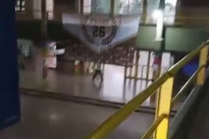 Tragedia escolar en San Cristóbal: Alumno dispara una escopeta dentro del colegio Mariano Moreno. Reporte de víctimas y respuesta de las autoridades de Santa Fe.