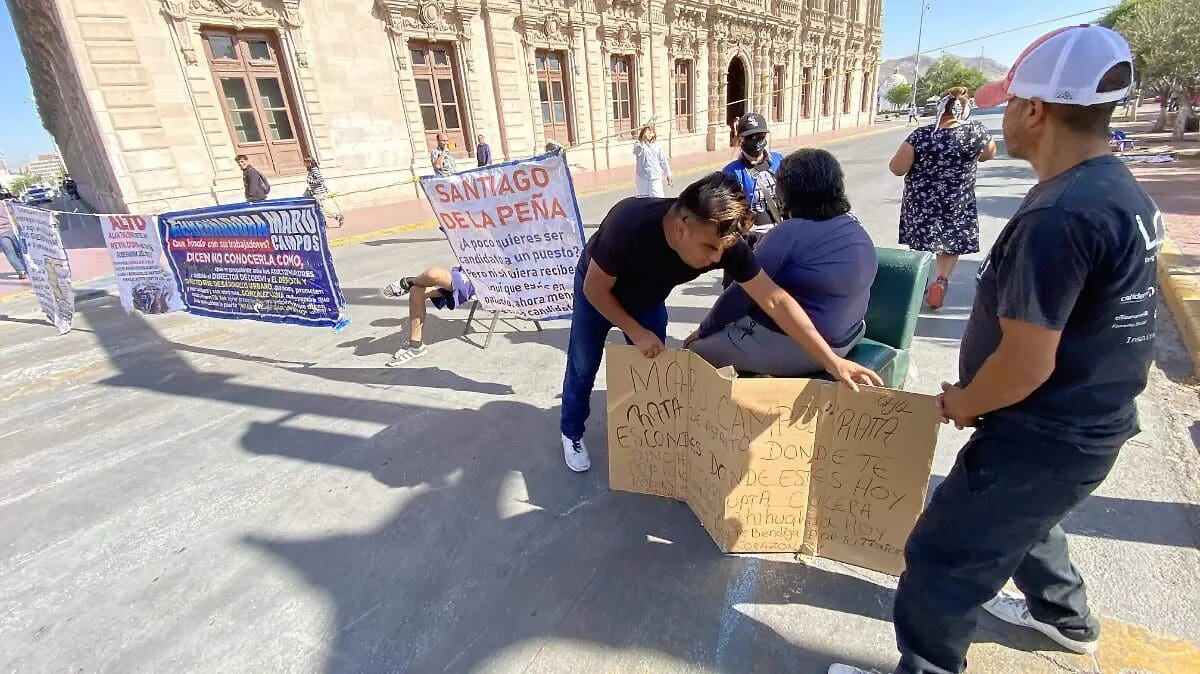 Caos vial en el Centro de Chihuahua: Vicky y Belén cierran la Aldama y Carranza de nuevo. Revisa las ¿Cerrada la calle Aldama hoy? Las lideresas sociales cumplen su promesa y bloquean el tráfico frente a la Gobernación. Aquí los detalles.alternas y detalles de la protesta.