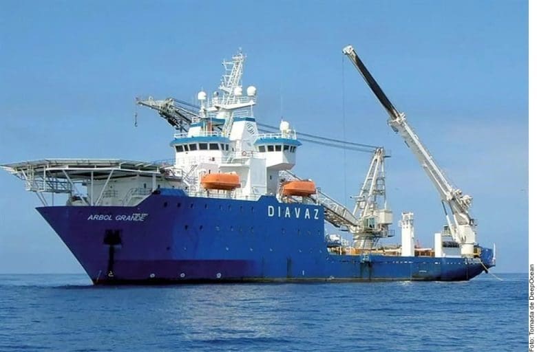 Organizaciones civiles como Greenpeace denuncian que Pemex ocultó el derrame en el Golfo desde febrero. Conoce la evidencia satelital que desmiente al Gobierno.