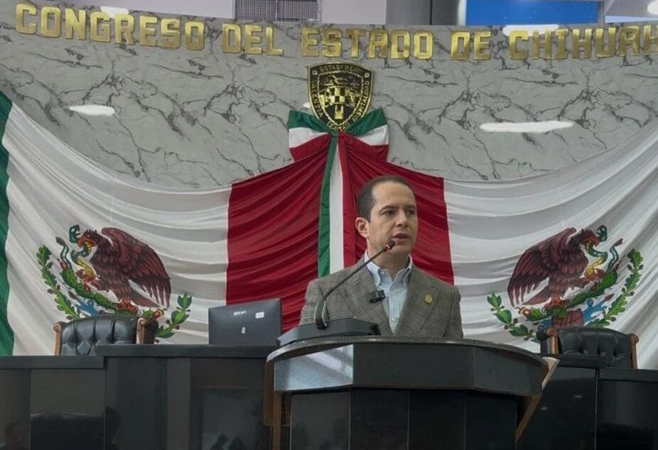 Proponen reforma en Chihuahua para acompañar a adultos mayores en trámites públicos.