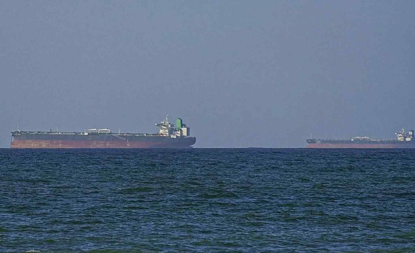 El estrecho de Ormuz reabre al comercio internacional con el paso del primer petrolero tras la tregua. Entérate de los cambios en Oriente Medio aquí.