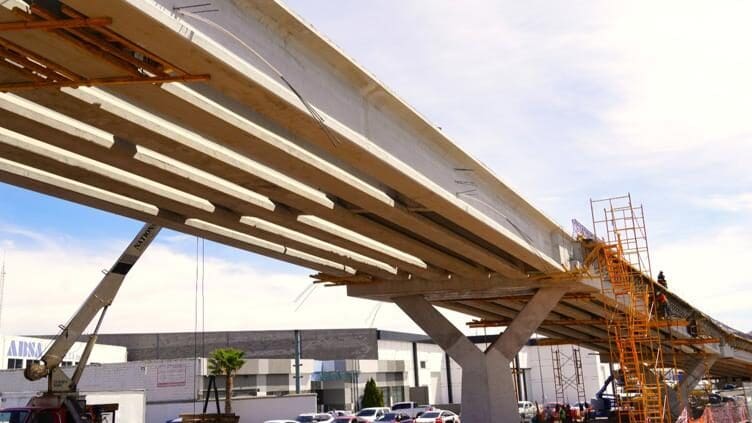 Paso superior en Los Nogales-Industrias supera 50% de avance. Conoce los detalles de esta obra clave para la movilidad en Chihuahua.