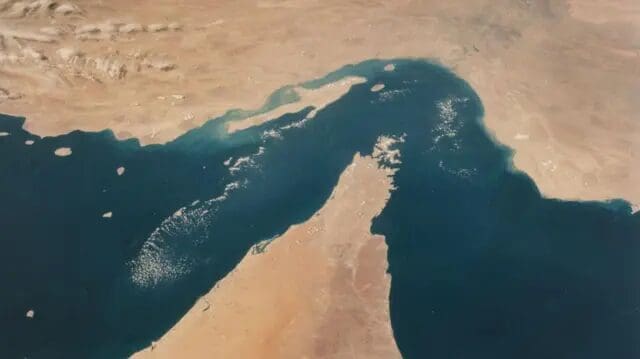 Bloqueo en Estrecho de Ormuz tras fracaso entre Estados Unidos e Irán. Conoce el impacto global de esta medida.