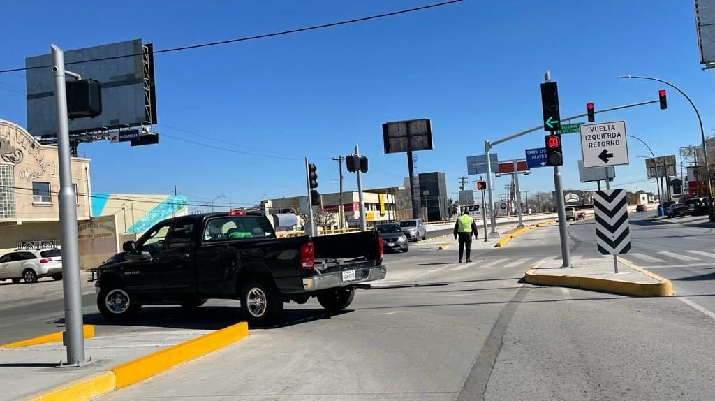 Chihuahua analiza centro de mando para controlar semáforos en tiempo real