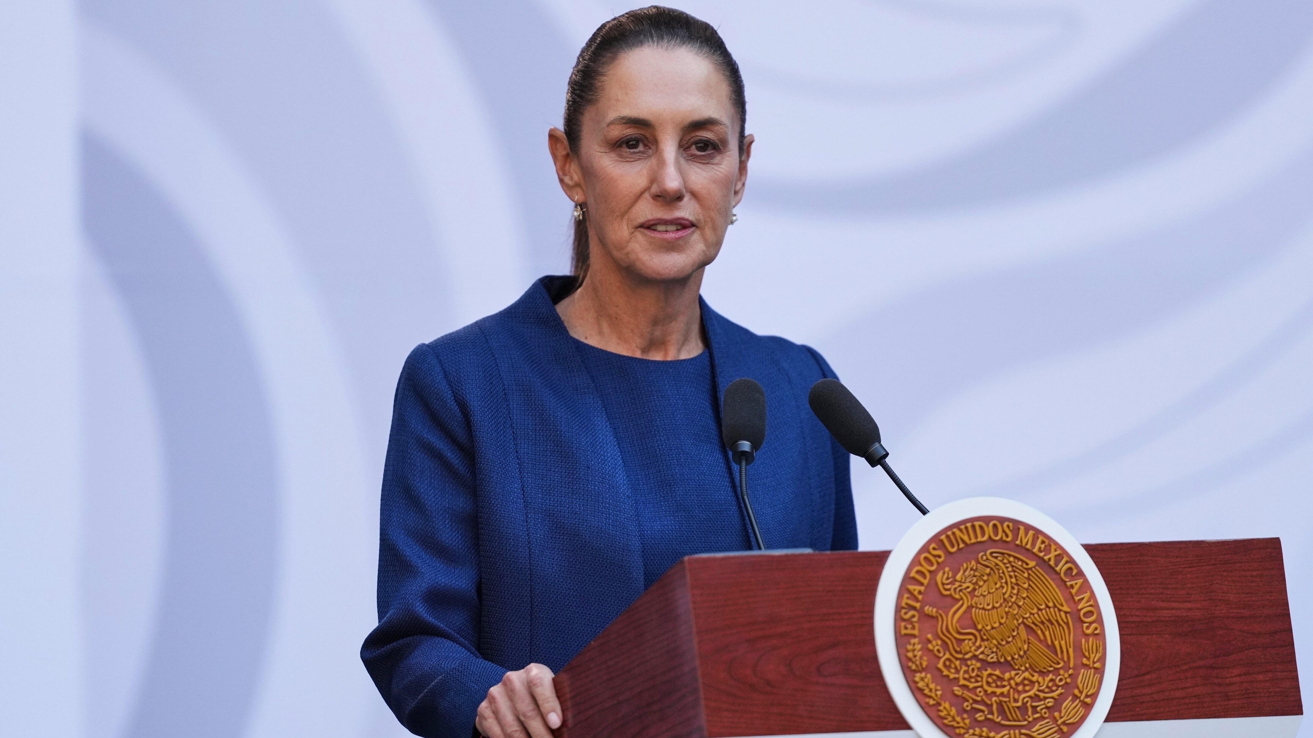 The Guardian reporta cambio de postura de Sheinbaum frente a Donald Trump.