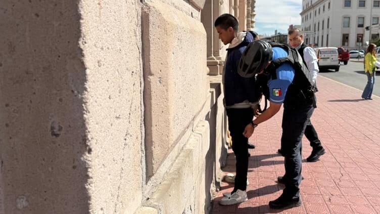 ¿Qué pasó en el Centro de la ciudad? Hombre es arrestado por la Policía Municipal tras cometer falta administrativa. Lee la nota completa aquí.