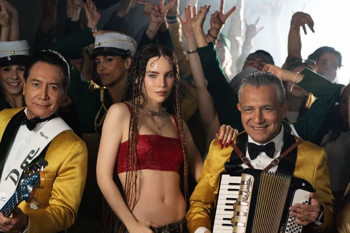 Escucha Por ella, la nueva canción de Belinda y Los Ángeles Azules para el Mundial 2026. ¡La cumbia que hará vibrar a México!