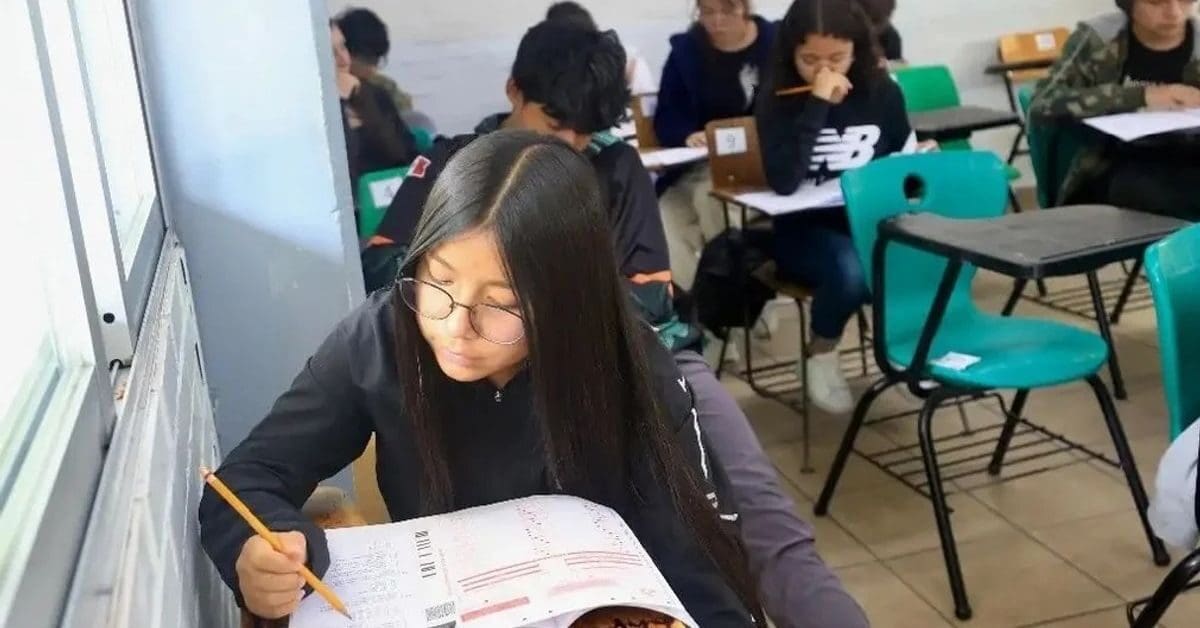 Invitan a mujeres a terminar el bachillerato con horarios flexibles y opción a beca en Chihuahua.