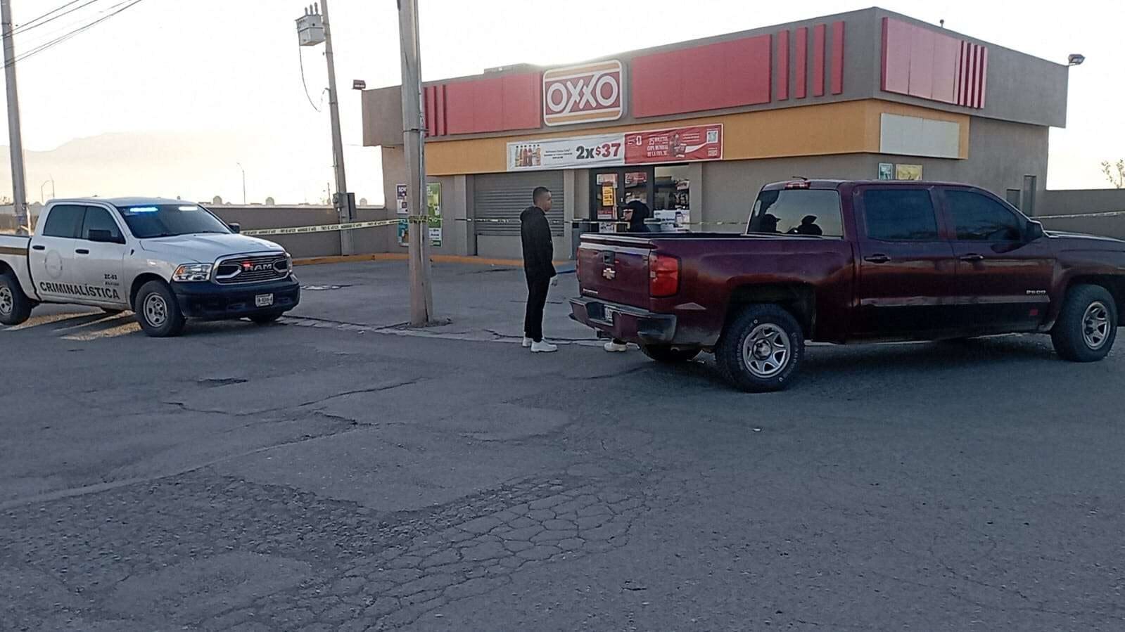 Sujeto finge ser empleado de Oxxo y roba 1,700 pesos en Chihuahua.