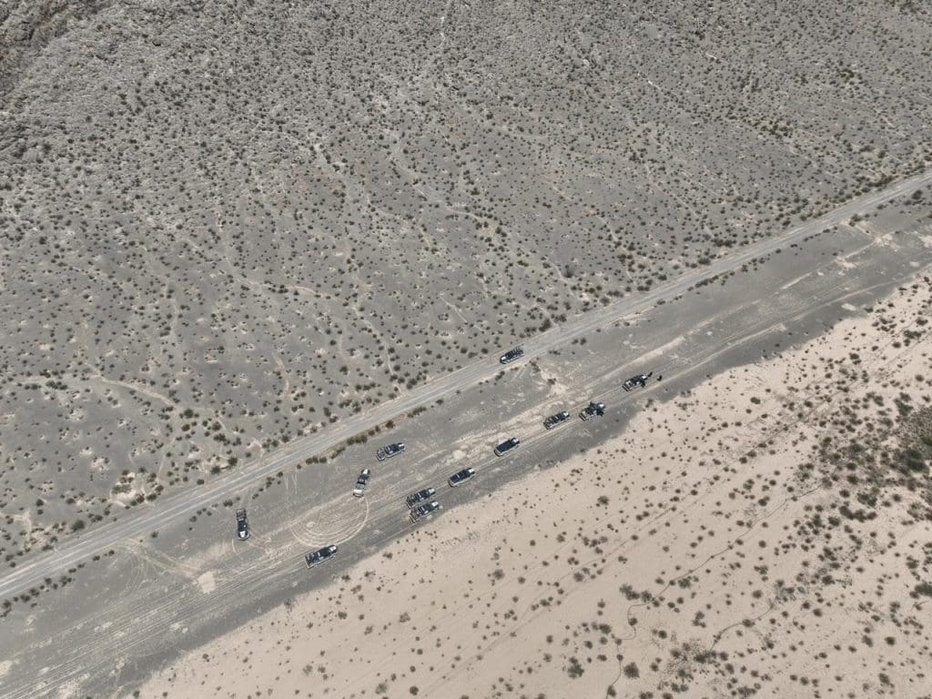 🚁🚨 Los drones de la SSPE detectaron una pista de aterrizaje clandestina en la región Aldama-Ojinaga, en un sitio frecuentado por criminales según datos de inteligencia. Las autoridades la inhabilitaron de inmediato. El operativo sigue dando resultados. 👀 Lee la nota en 614 Noticias.