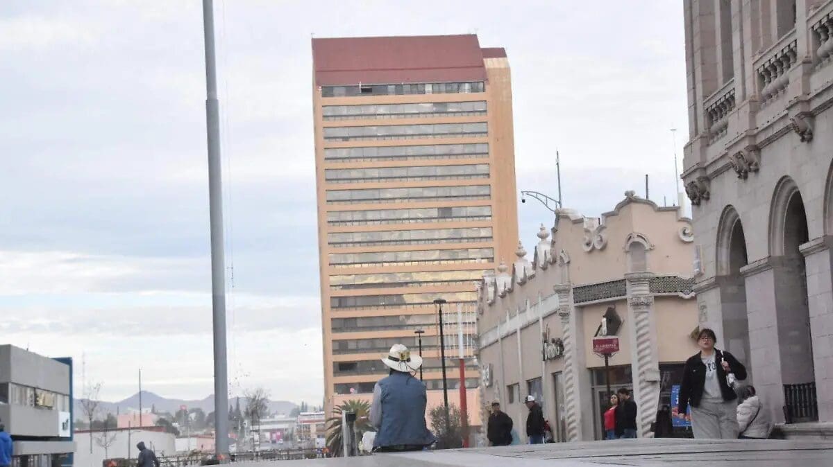 El Municipio de Chihuahua avanza en la compra del Hotel Palacio del Sol. La tesorera Aida Córdova confirma que el monto está definido y el acuerdo podría cerrarse entre abril y mayo. Conoce todos los detalles.

