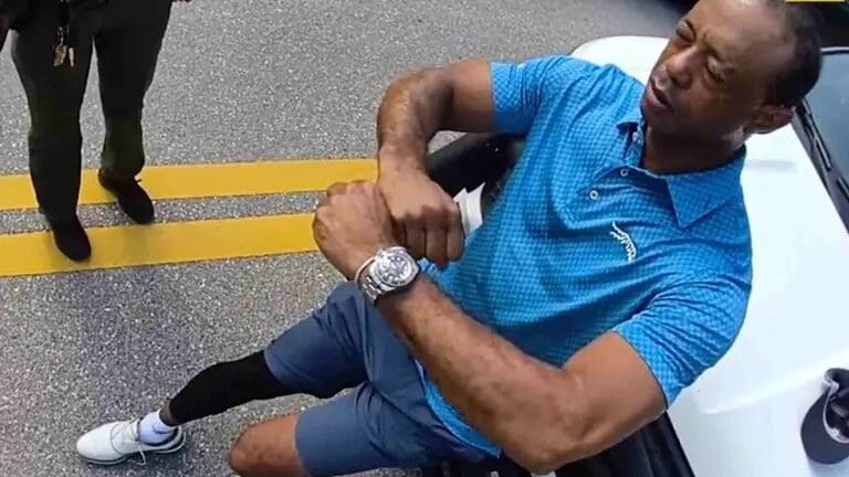 Filtran video del arresto de Tiger Woods tras accidente en Florida; enfrentaría cargos por conducir bajo influencia.