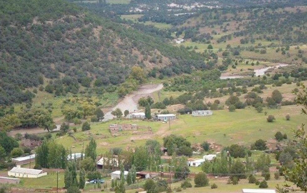 Un hombre de 61 años salió a buscar agua el viernes en Carichí y fue hallado sin vida dos días después en la cima de un cerro. Conoce los detalles de esta tragedia en la sierra de Chihuahua.
