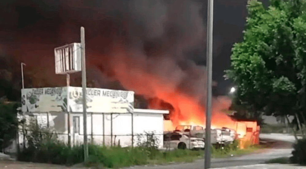 La detención del Metro 9, líder del Cártel del Golfo, desató bloqueos, balaceras e incendios en Reynosa este 27 de abril. Conoce todos los detalles del operativo y la violencia registrada.
