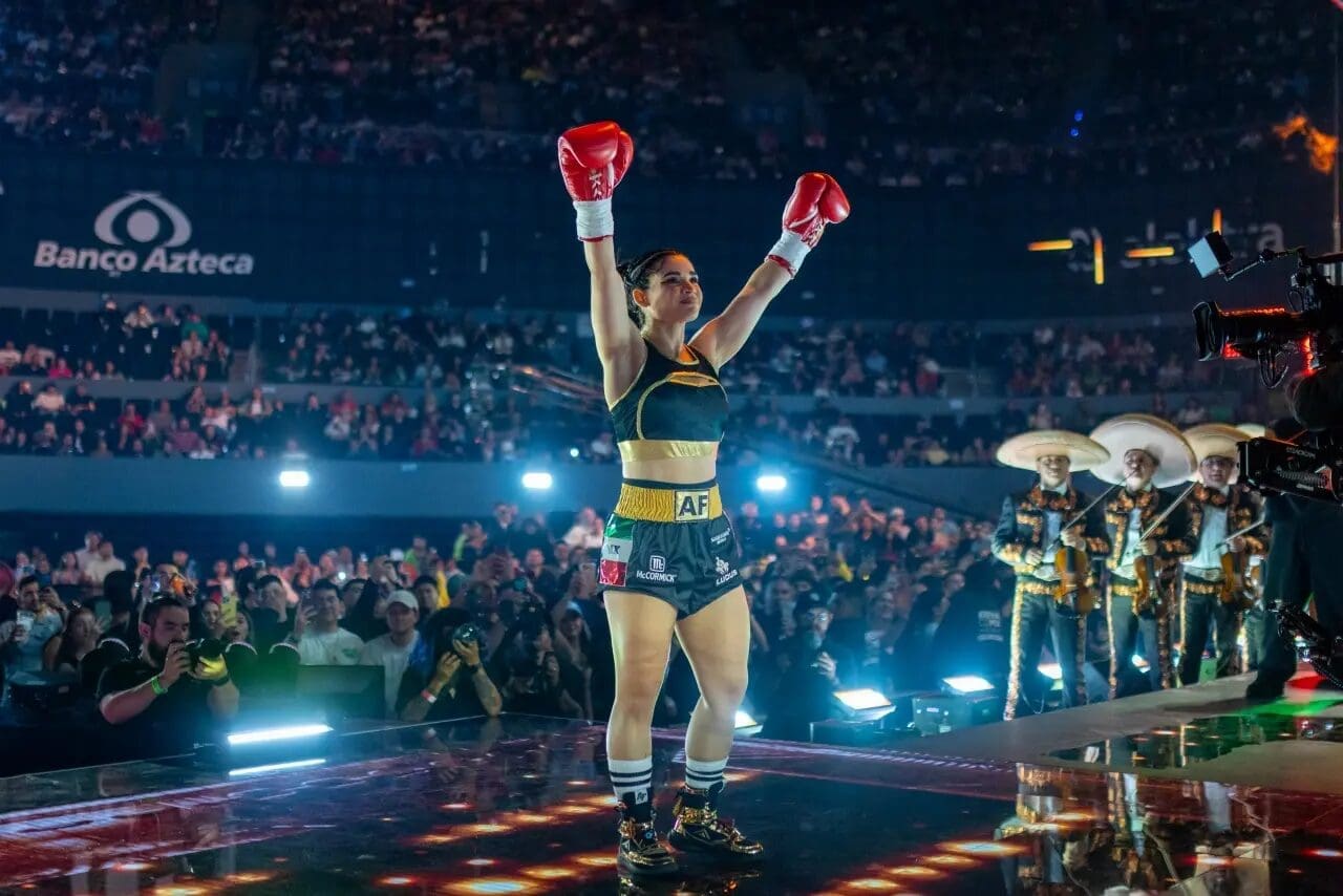 El Supernova Génesis 2026 lo tuvo todo: la caída de Alana Flores, su retiro del boxeo, las fallas técnicas con Carín León y Ozuna como rey de la noche. Conoce todos los detalles aquí.
