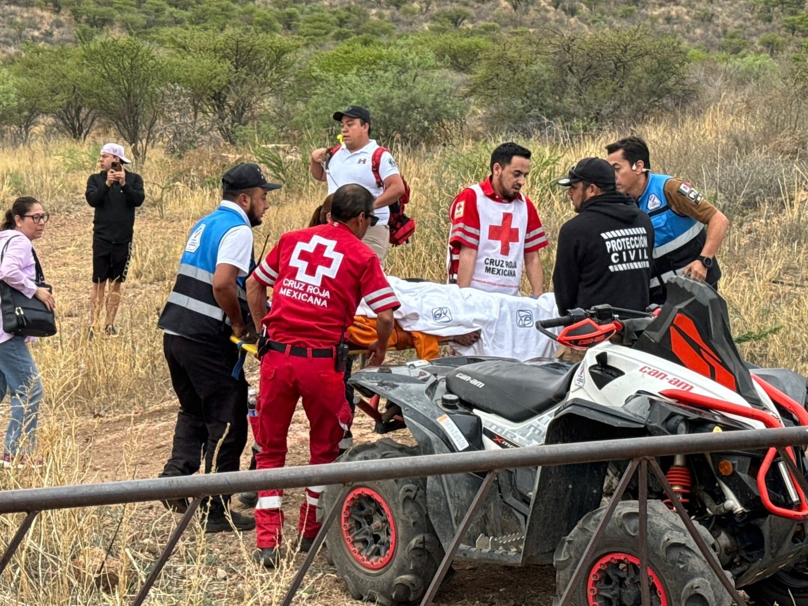 Un joven reportado como desaparecido en Parral fue localizado con vida este lunes tras un operativo de búsqueda en el que participaron múltiples corporaciones. Conoce los detalles de cómo se desarrolló el rastreo.
