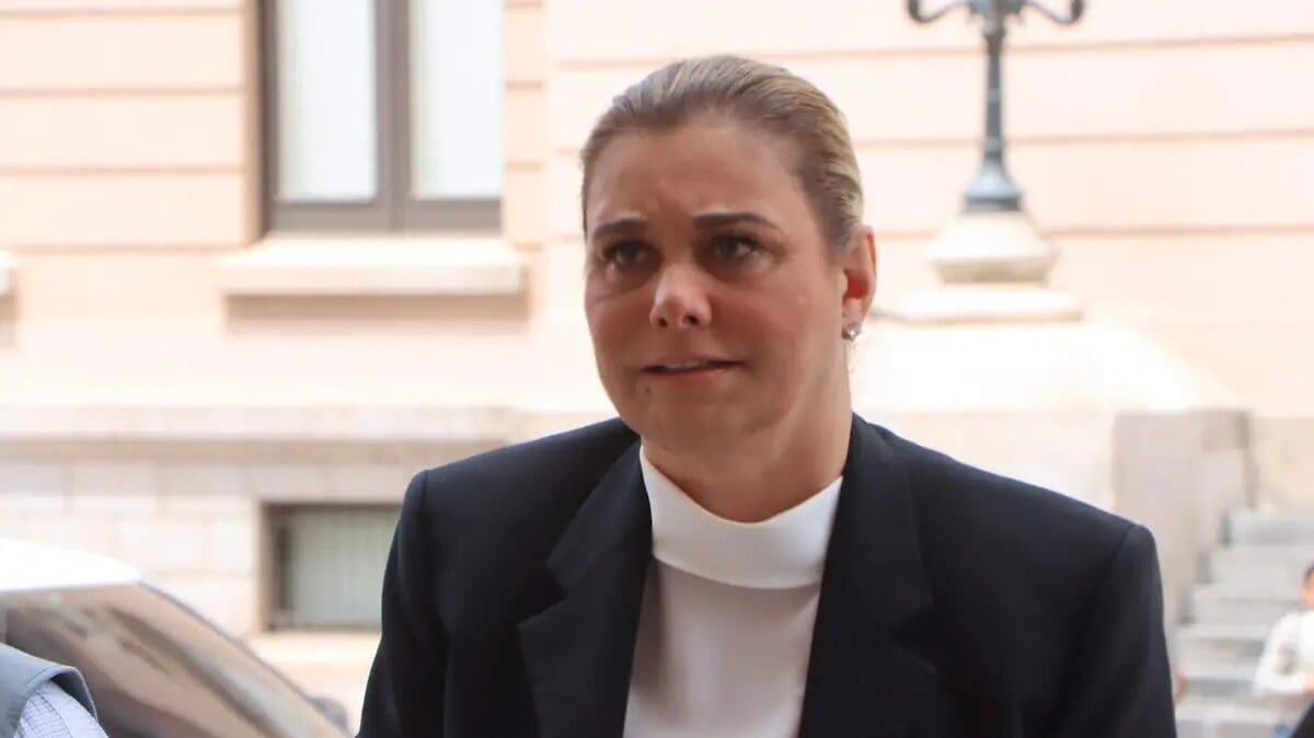 Maru Campos se negó a hablar sobre su posible comparecencia ante el Senado y cambios en su gabinete, argumentando que hay una investigación en curso. Conoce todos los detalles de su postura aquí.
