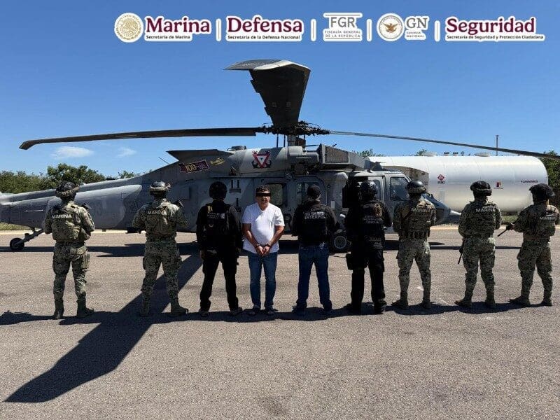 César Alejandro, alias El Güero Conta, fue trasladado al penal de Puente Grande tras su detención en Zapopan. Era el operador financiero clave de El Jardinero, jefe regional del CJNG. Conoce todos los detalles de su captura.

