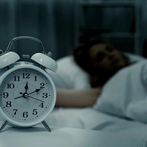 Mala higiene del sueño aumenta riesgo de Alzheimer, depresión y ansiedad.