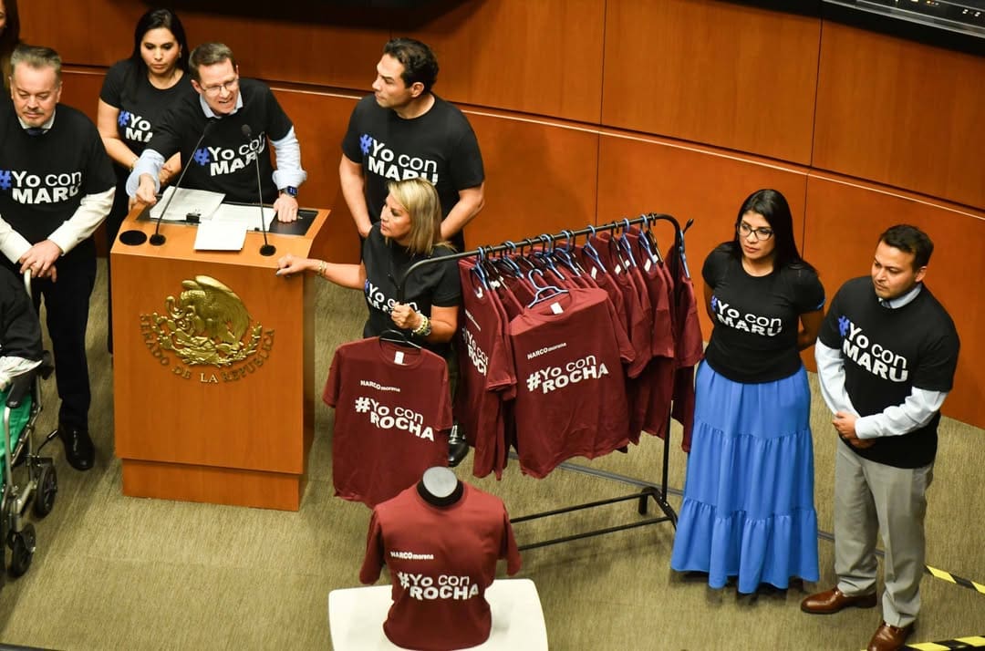 Senadores del PAN confrontan a Morena usando una playera en apoyo a la gobernadora Maru Campos.