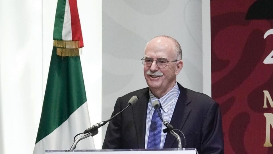 Julio Berdegué anunció su renuncia como secretario de Agricultura del gobierno de Sheinbaum. Columba López asumirá la SADER mientras Berdegué continúa en negociaciones internacionales del sector. Conoce todos los detalles aquí.
