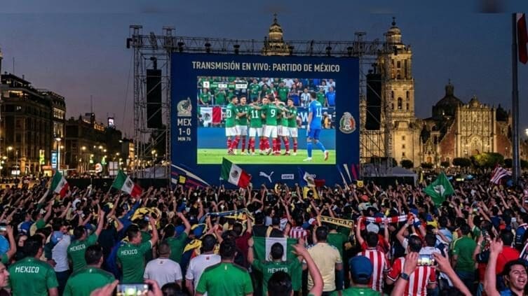 El alcalde Marco Bonilla adelantó que el Municipio de Chihuahua analiza organizar eventos masivos con pantallas para ver los partidos de México en el Mundial 2026. Aún sin sede definida, pero la coordinación con el Estado ya avanza. Conoce los detalles aquí.
