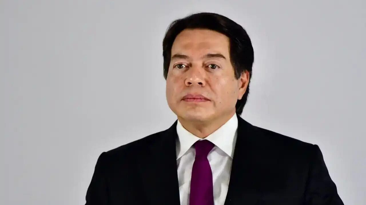 Mario Delgado ratificó que el ciclo escolar termina el 5 de junio pese a que Sheinbaum lo llamó propuesta. Padres de familia y especialistas rechazan la medida. Conoce el debate completo aquí.
