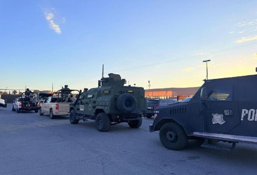 Un operativo aéreo coordinado entre la SSPE y autoridades federales trasladó a El Verín y otros dos reos de alto perfil desde los ceresos de Chihuahua y Juárez a un Cefereso de máxima seguridad. Conoce los detalles del operativo aquí.
